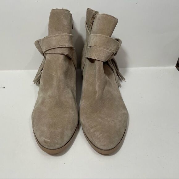 NWT Guess Beige Leather Heeled Booties - Picture 3 of 8